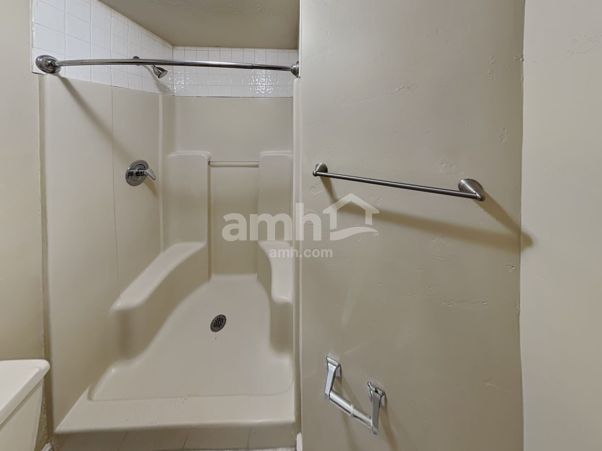 Building Photo - 3750 Suffolk Cir