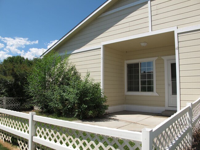Building Photo - 2479 Wellington Ct