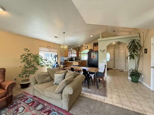 Building Photo - 1176 NE Bonny Doon Ln