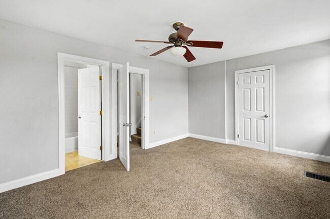 Building Photo - Stunning 4 bedroom home in Overbrook avail...