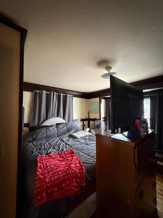 Building Photo - 607 2nd St