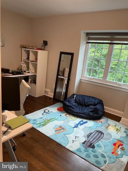 Building Photo - 703 Chetworth Pl