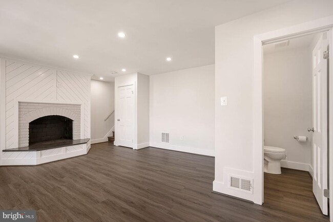 Building Photo - 1110 Wimbledon Dr