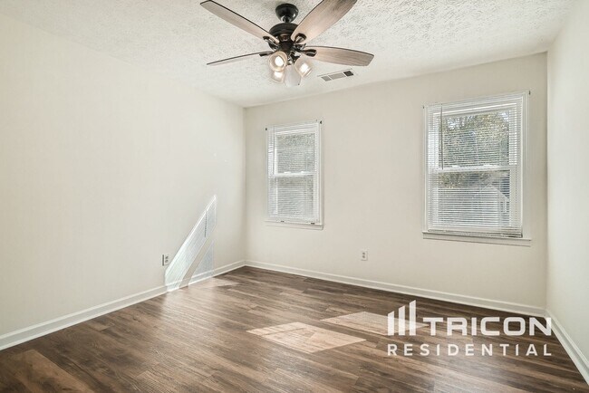 Building Photo - 75 Picketts Ridge Ct