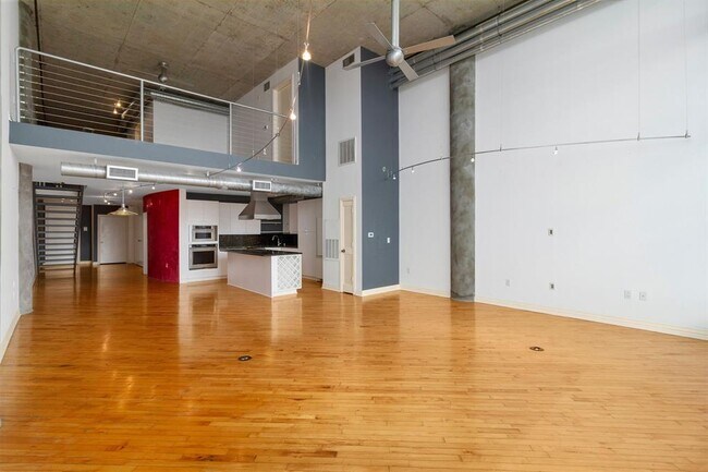 Building Photo - 1025 S Shepherd Dr