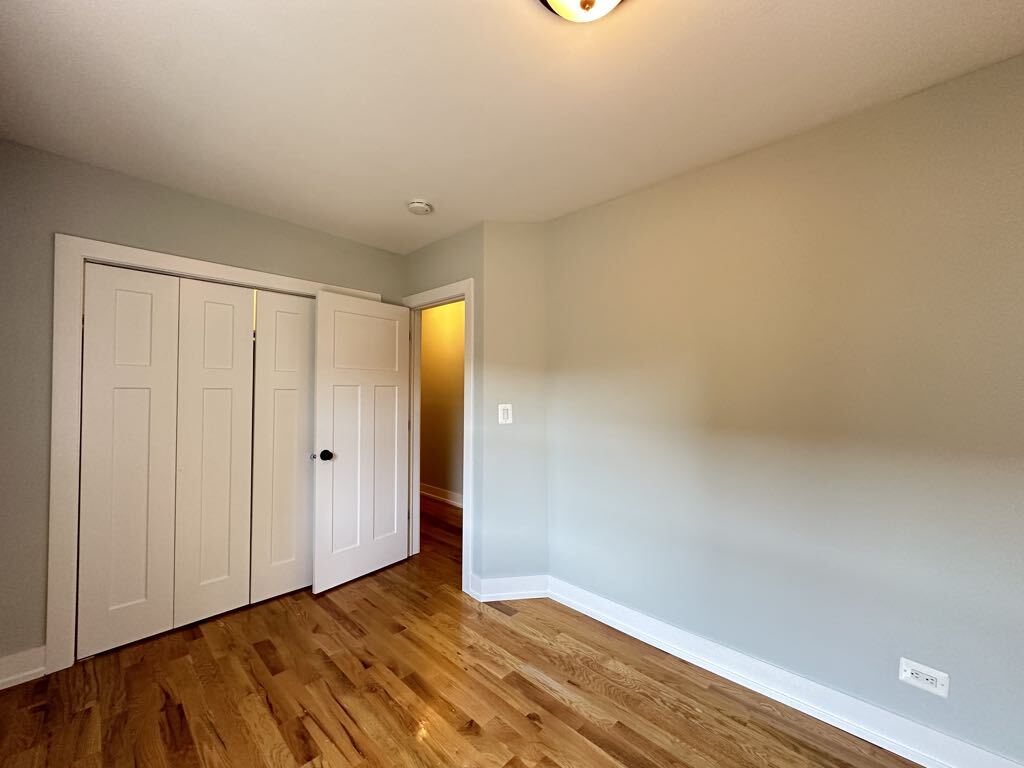 Building Photo - 816 W Cornelia Ave
