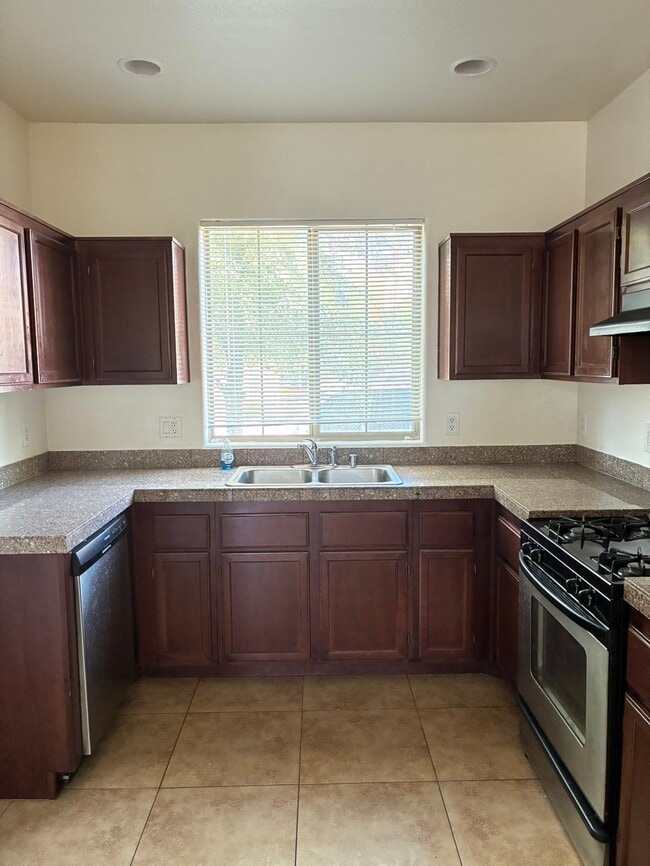 Building Photo - 4228 S Sugar Dr