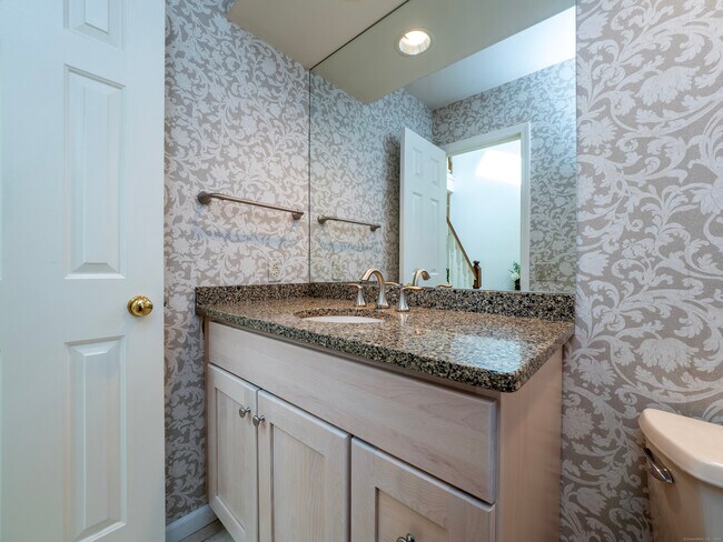 Building Photo - 12 Boulevard Dr