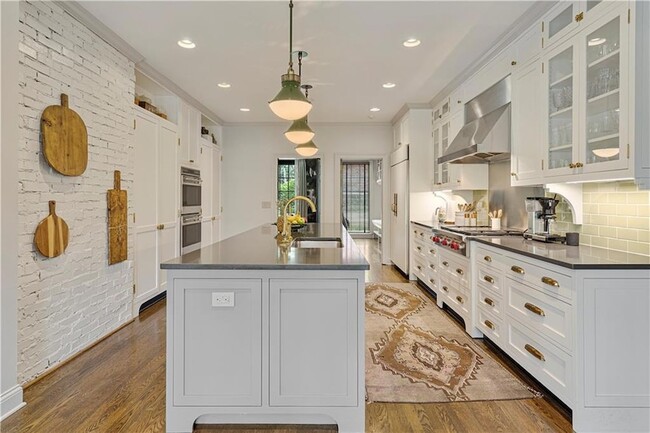 Building Photo - 3612 Castlegate Dr NW