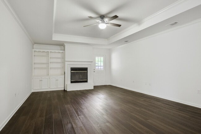 Building Photo - 7738 Menlo Dr