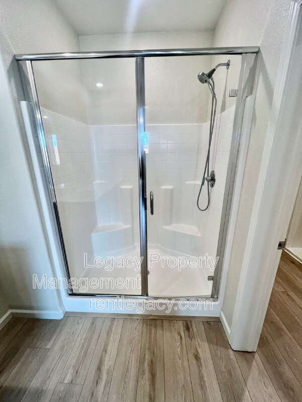 Building Photo - 436 Rose St