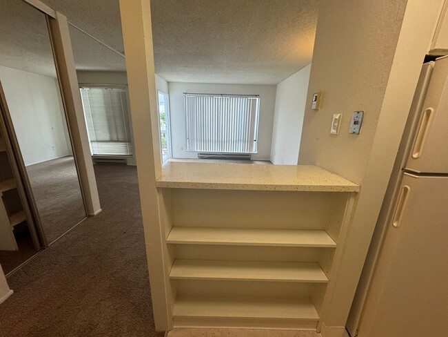 Building Photo - Studio Condo Available!