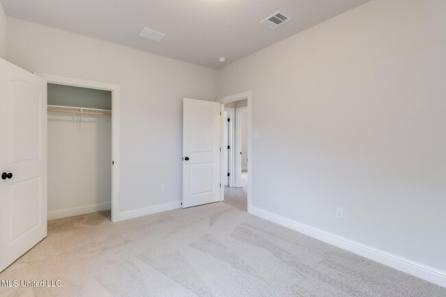 Building Photo - 15216 High Point Dr