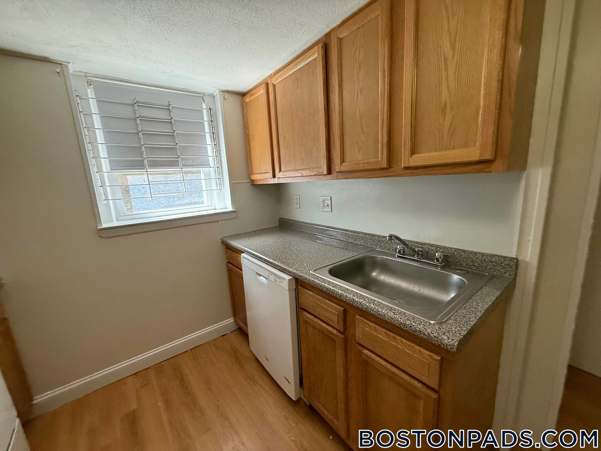 Building Photo - 119 Sutherland Rd