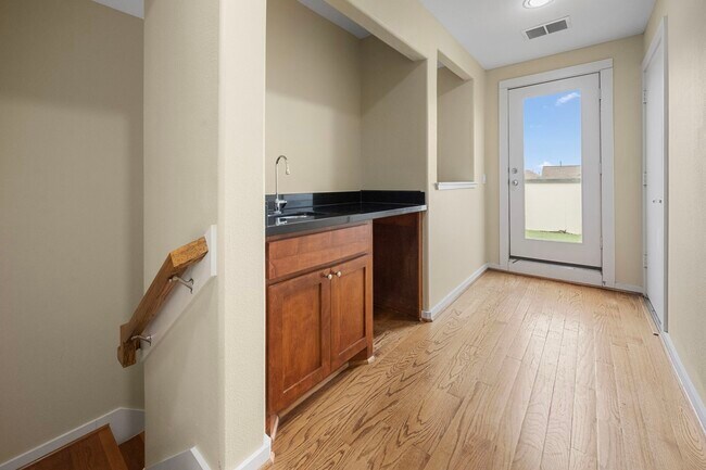 Building Photo - 510 Jackson Hill St