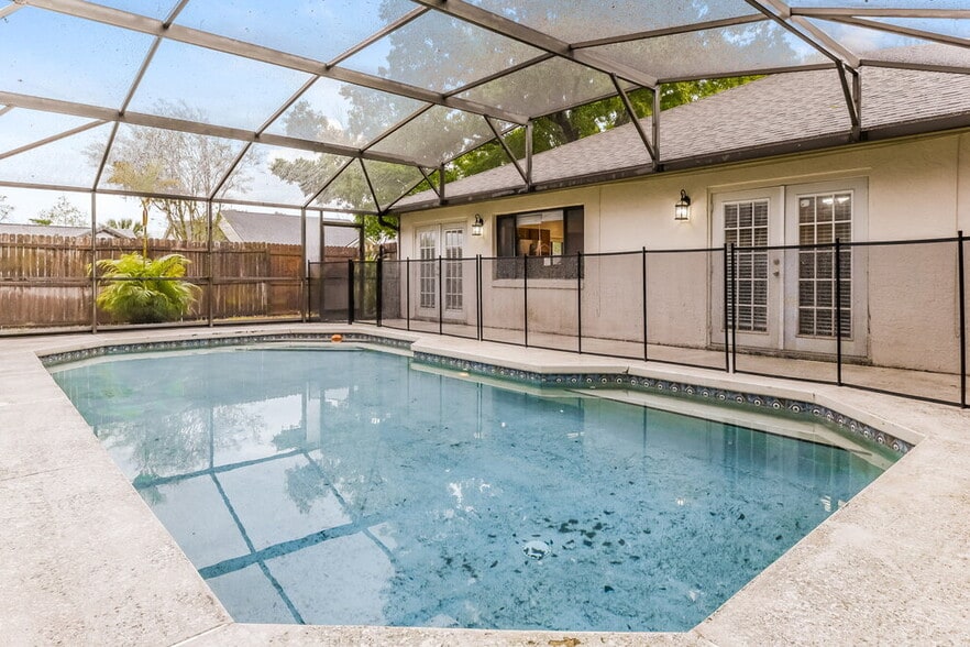 Building Photo - 534 S Sundance Dr