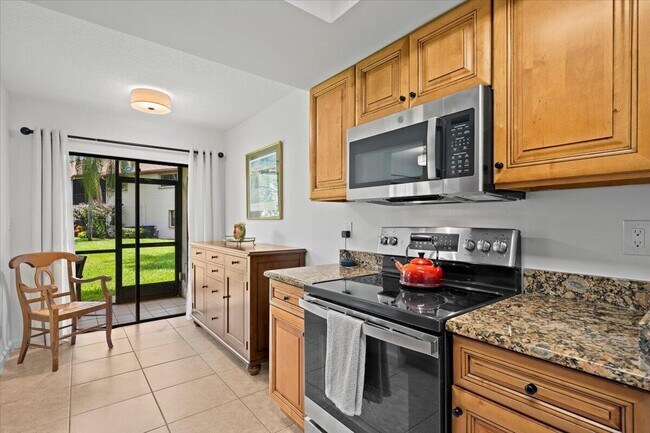 Building Photo - 12660 Shoreline Dr