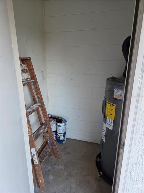 Building Photo - 14520 Laguna Beach Cir