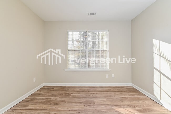 Building Photo - 3431 Hollow Oak Dr