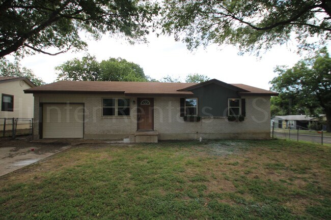Primary Photo - Shaded Lot!