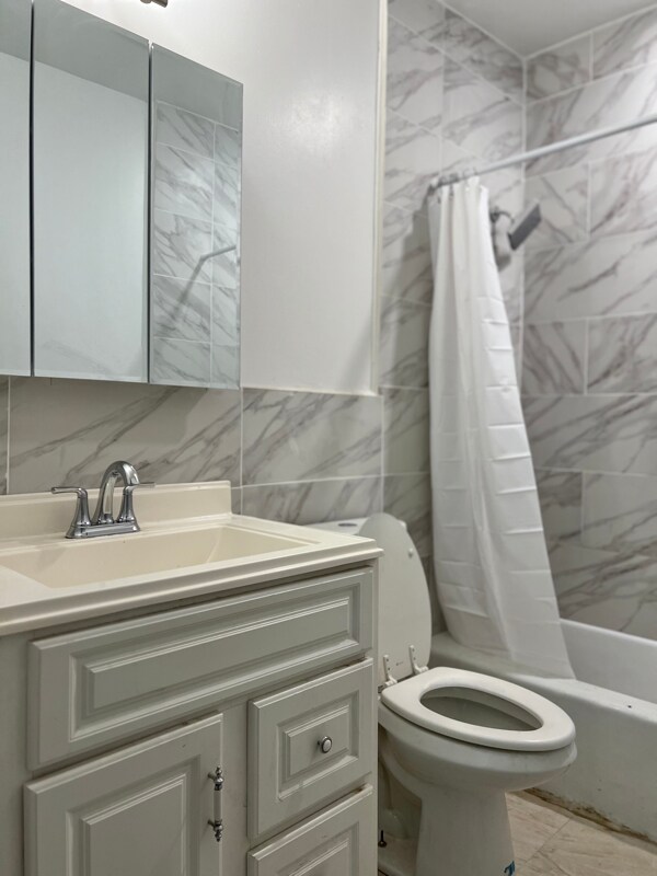 Building Photo - 291 Wohlers Ave