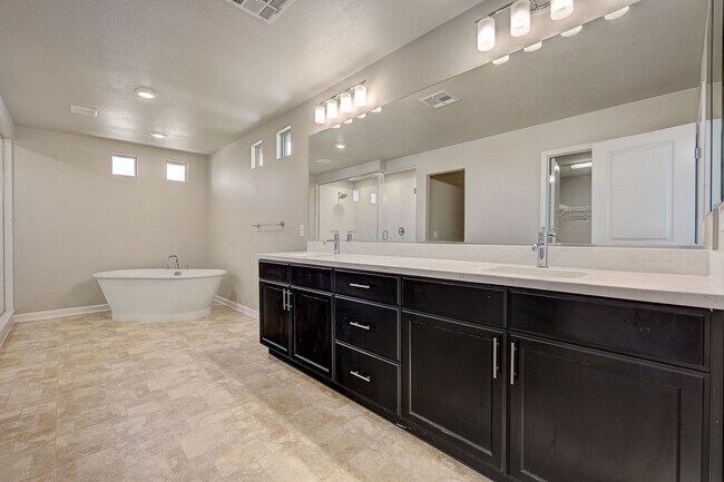 Building Photo - 6626 Tangled Vines Ave