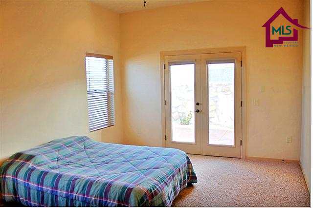 Building Photo - Beautiful Home in Gated community with pool, club house and limited work out facility.