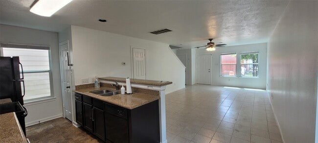 Building Photo - 1426 Ruthven St