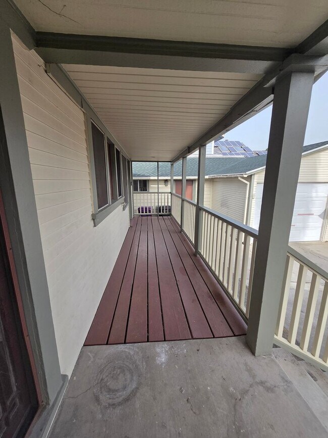 Building Photo - Raymond Ave 819/821