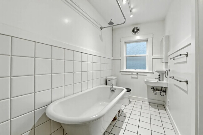 Building Photo - 21 Westall Ave