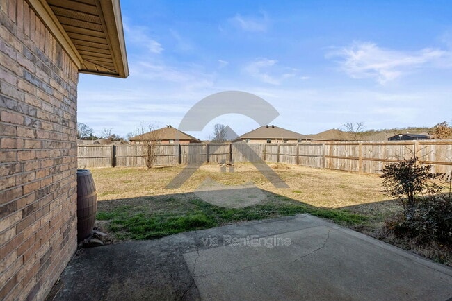 Building Photo - 2235 Linda Drive