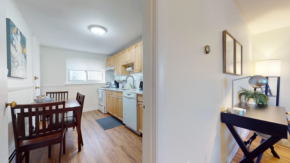 Building Photo - 99 Chestnut St