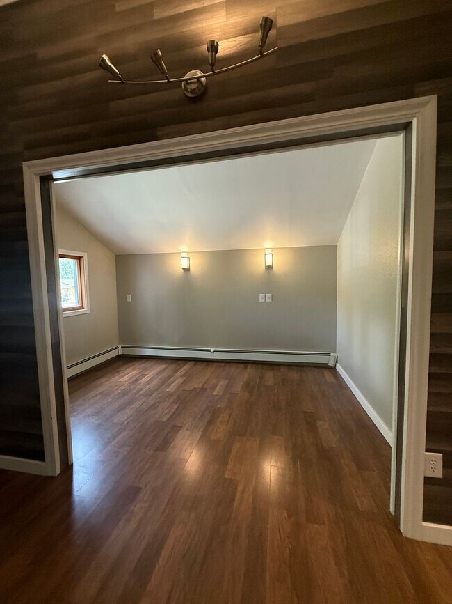 Building Photo - 4007 Dunlap Ave
