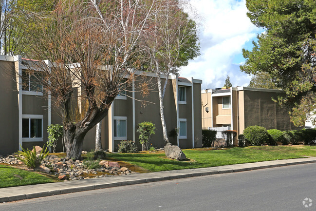 Building Photo - Creekside Apartments