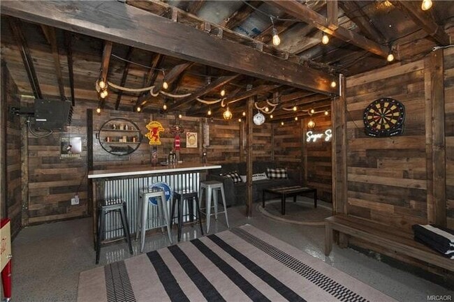 Building Photo - Move-In Ready 2 Bed / 2 Bath + Bonus Room & Den/Office