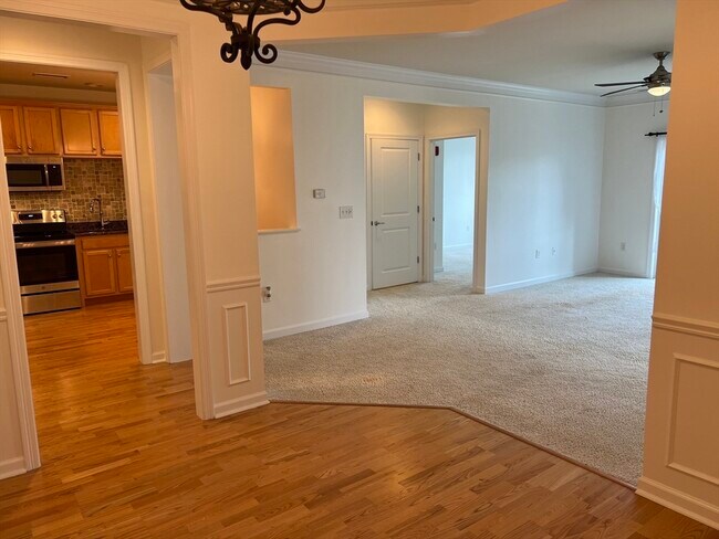 Building Photo - 132 Clocktower Dr