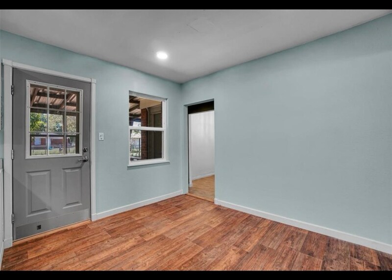 Building Photo - 1033 Coe St