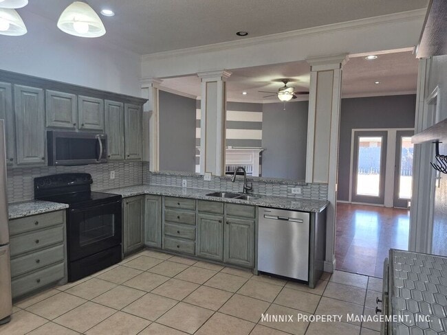 Building Photo - 1923 76th St