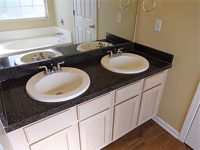 Building Photo - 5 Cassidy Ct