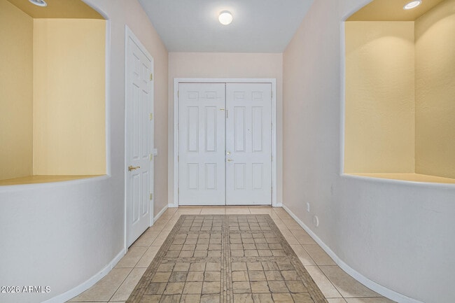 Building Photo - 1687 E Carob Dr