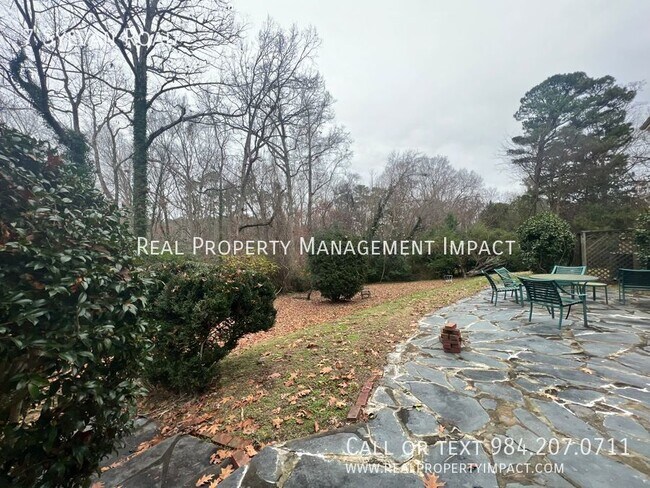 Building Photo - 7 Sylvan Rd