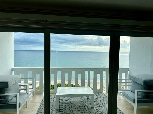 Building Photo - 1012 N Ocean Blvd