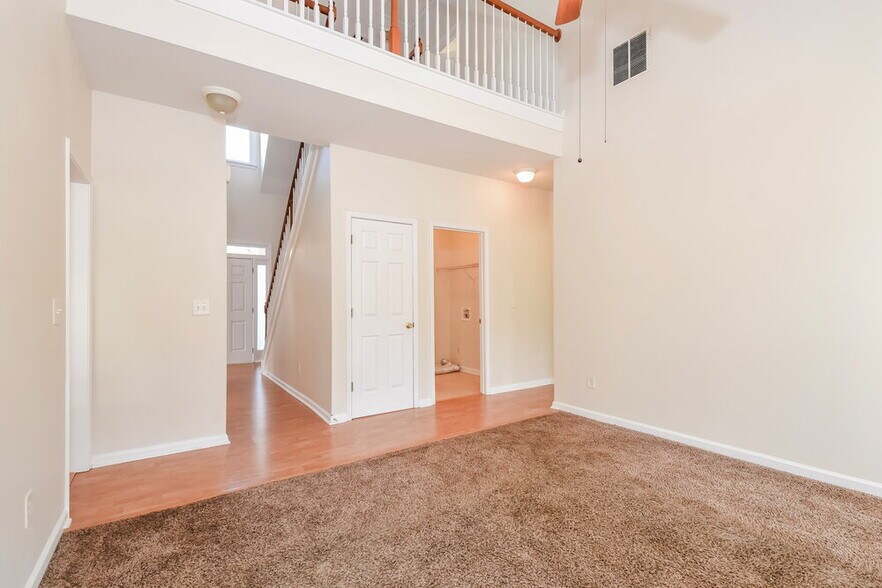 Building Photo - 5545 Wheatfield Ln