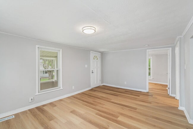 Building Photo - 2325 Cedar Ln