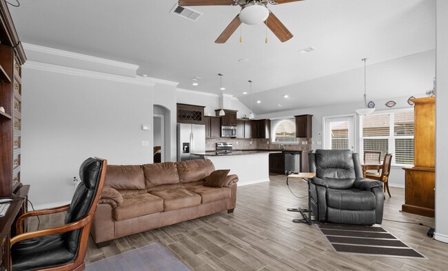 Building Photo - 3042 Besterio Dr