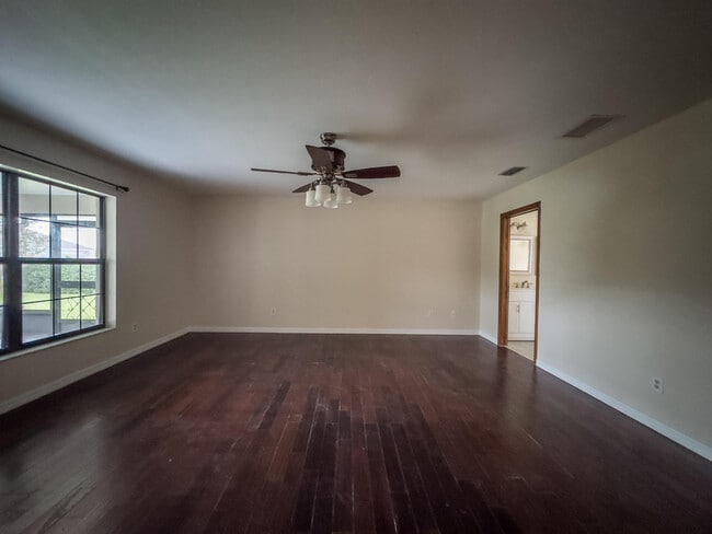 Building Photo - 8072 SW 54th Ct