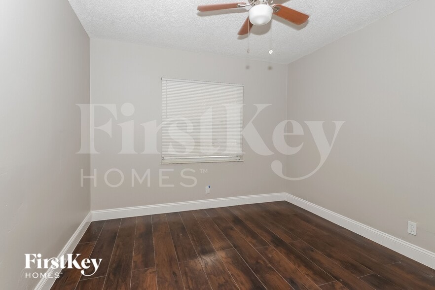 Building Photo - 6126 Arcade Ct