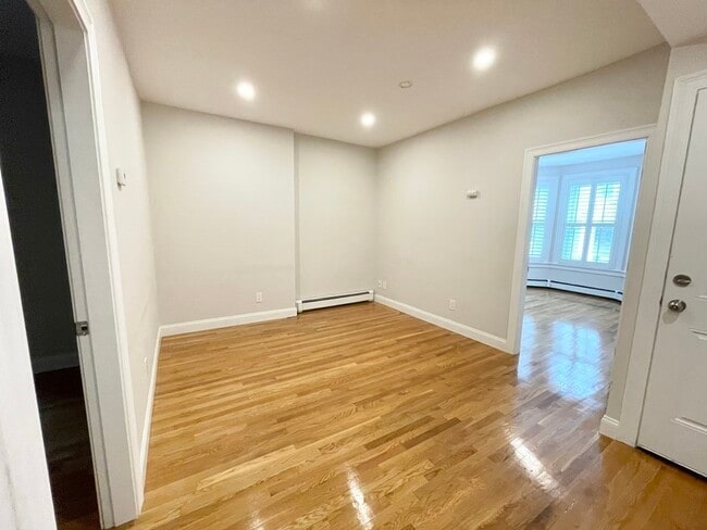 Building Photo - 130 I St