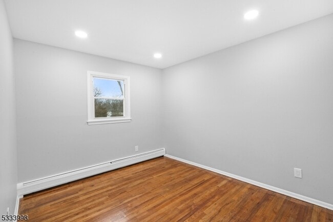 Building Photo - 25 Sandalwood Dr