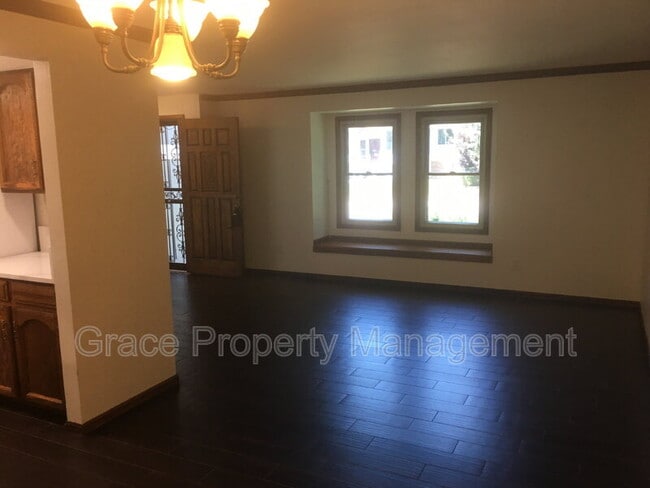 Building Photo - 9908 W 70th Pl